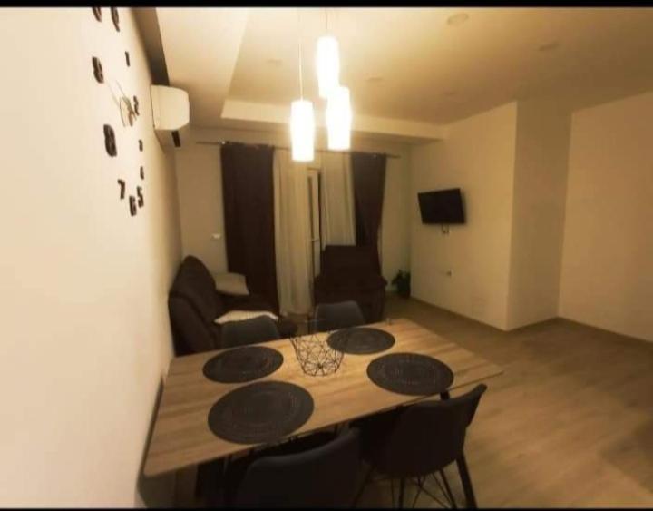Apartman Paula Макарська Екстер'єр фото